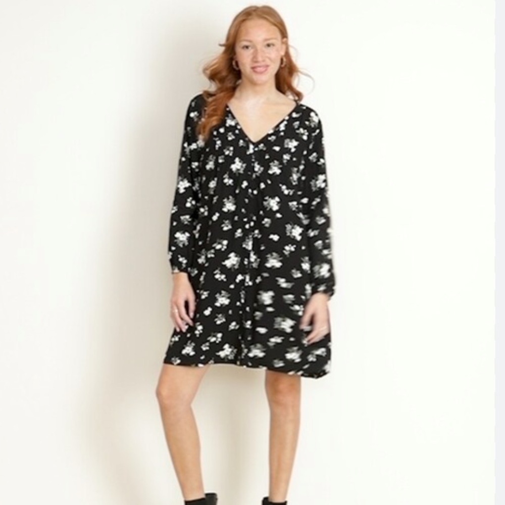 Old Navy Size XL Pintucked pleat Button Front Black Floral Swing Dress NWT